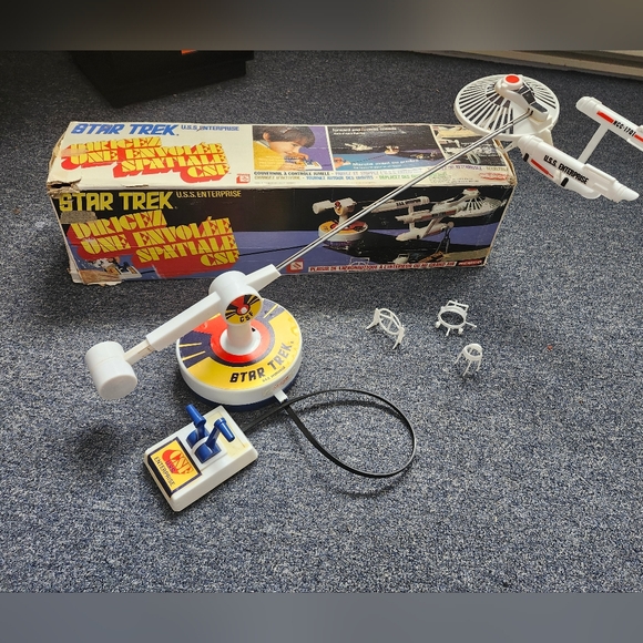 REMCO 1976 Star Trek U.S.S Enyerprise CSF controlled space flight - Picture 1 of 1